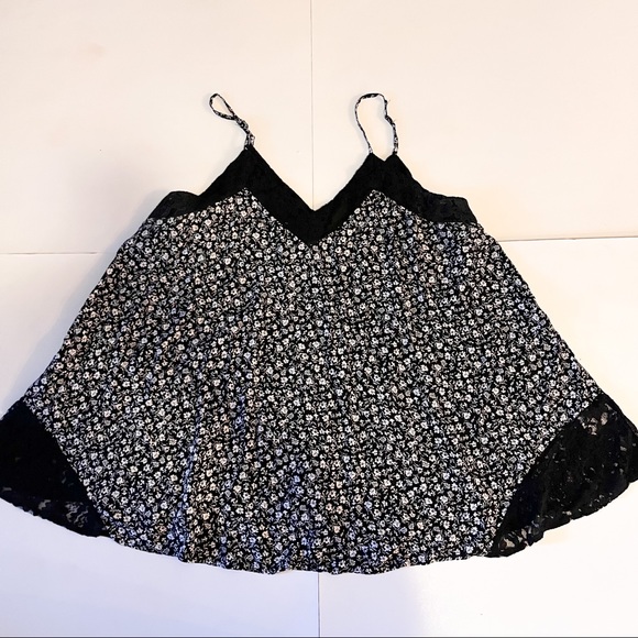 Maurice’s Ditsy Floral Tank Top SZ-XL - Picture 2 of 6